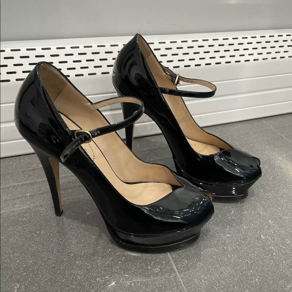 Yves Saint Laurent Black Heels 38.5 -8.5 Us.